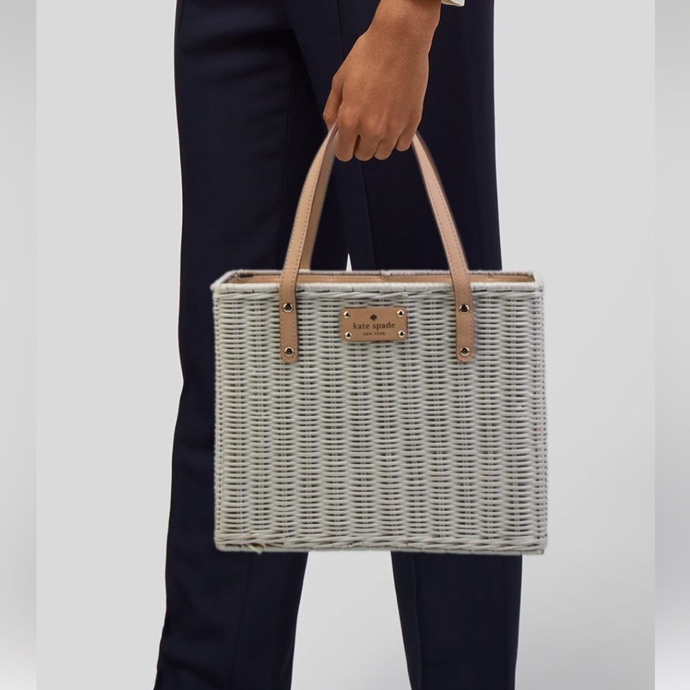 Very Good Condition Kate Spade New York White Wicker Handle Bag